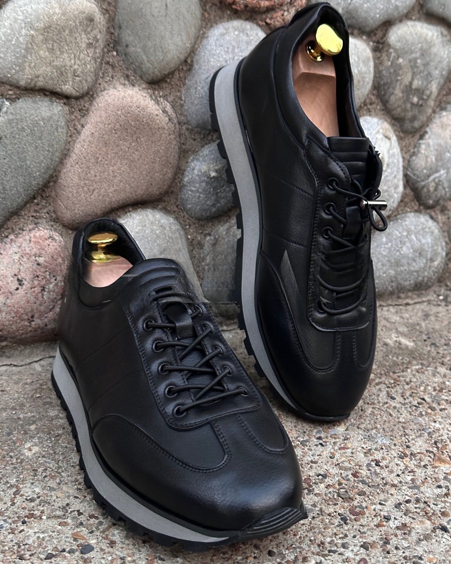 Men's black sneakers