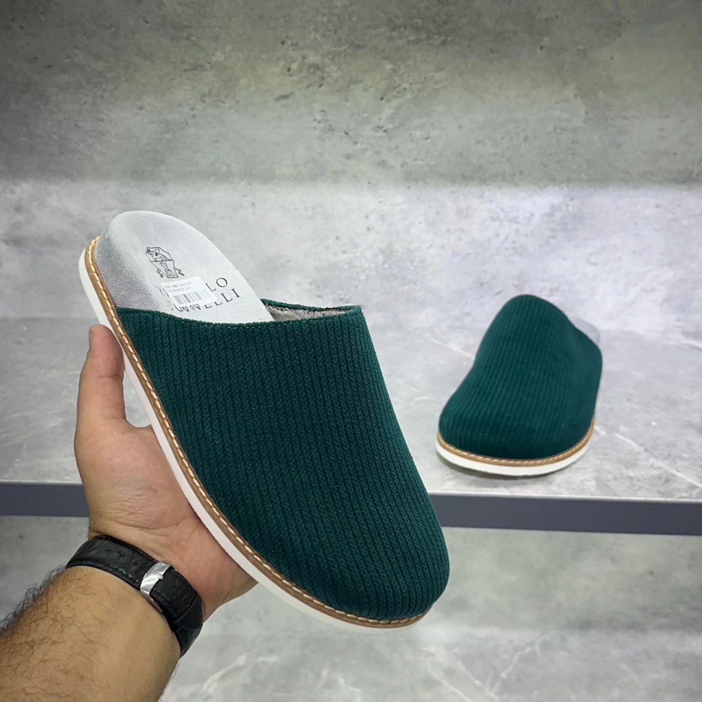 Men's woolen warm, comfortable, non-slip and wear-resistant slippers