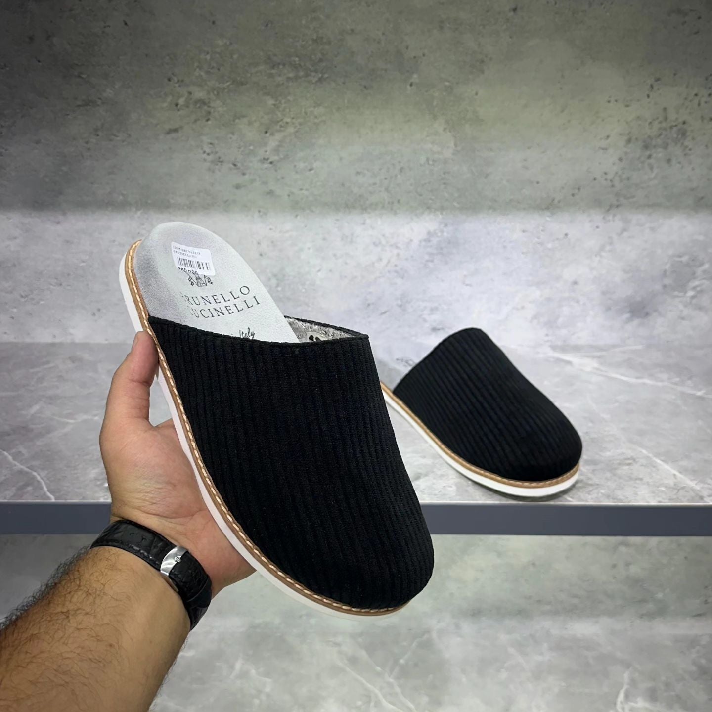 Men's woolen warm, comfortable, non-slip and wear-resistant slippers