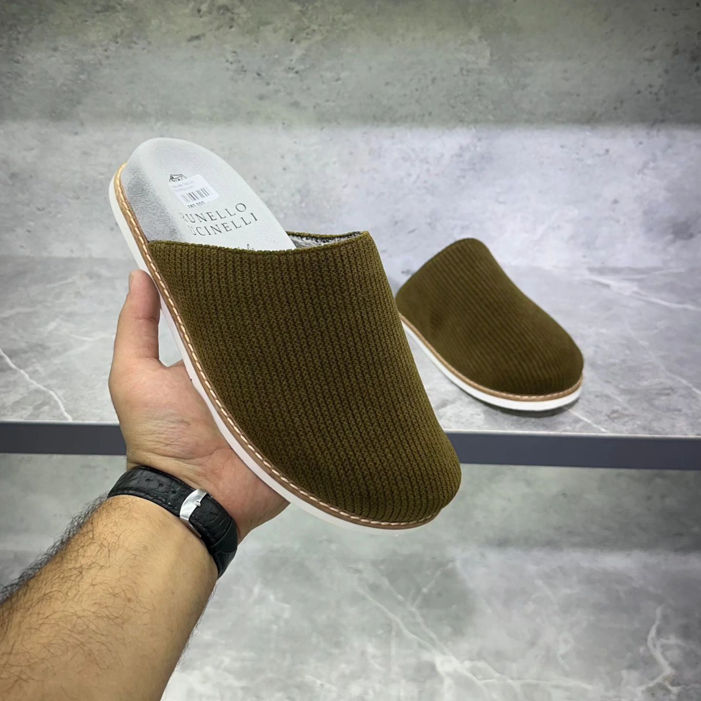Men's woolen warm, comfortable, non-slip and wear-resistant slippers
