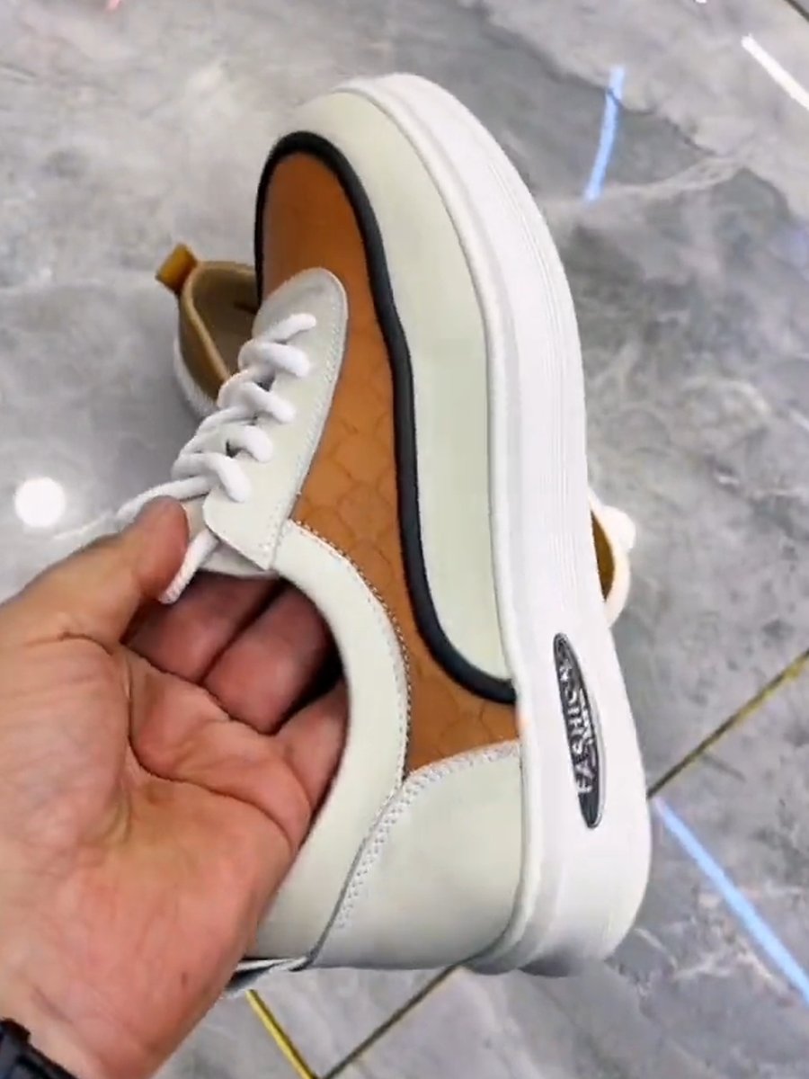 Men's leather scale embroidered casual shoes