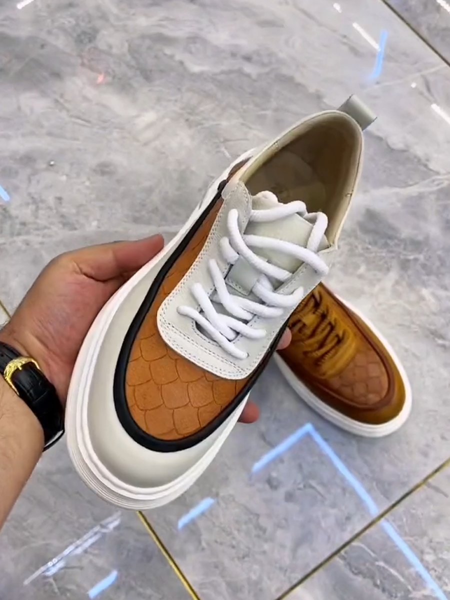Men's leather scale embroidered casual shoes