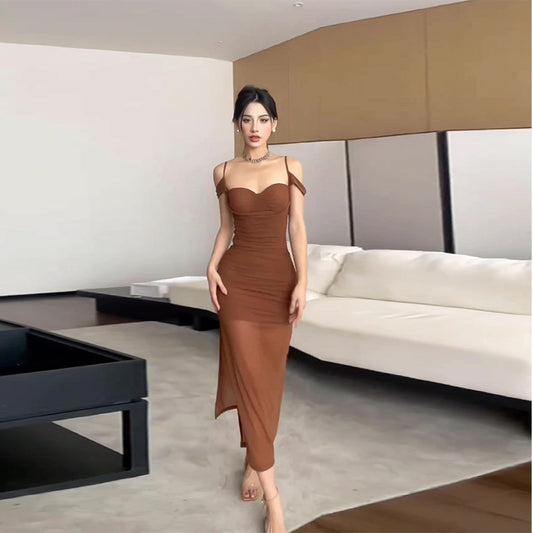 Sexy and fashionable slim waist suspender dress