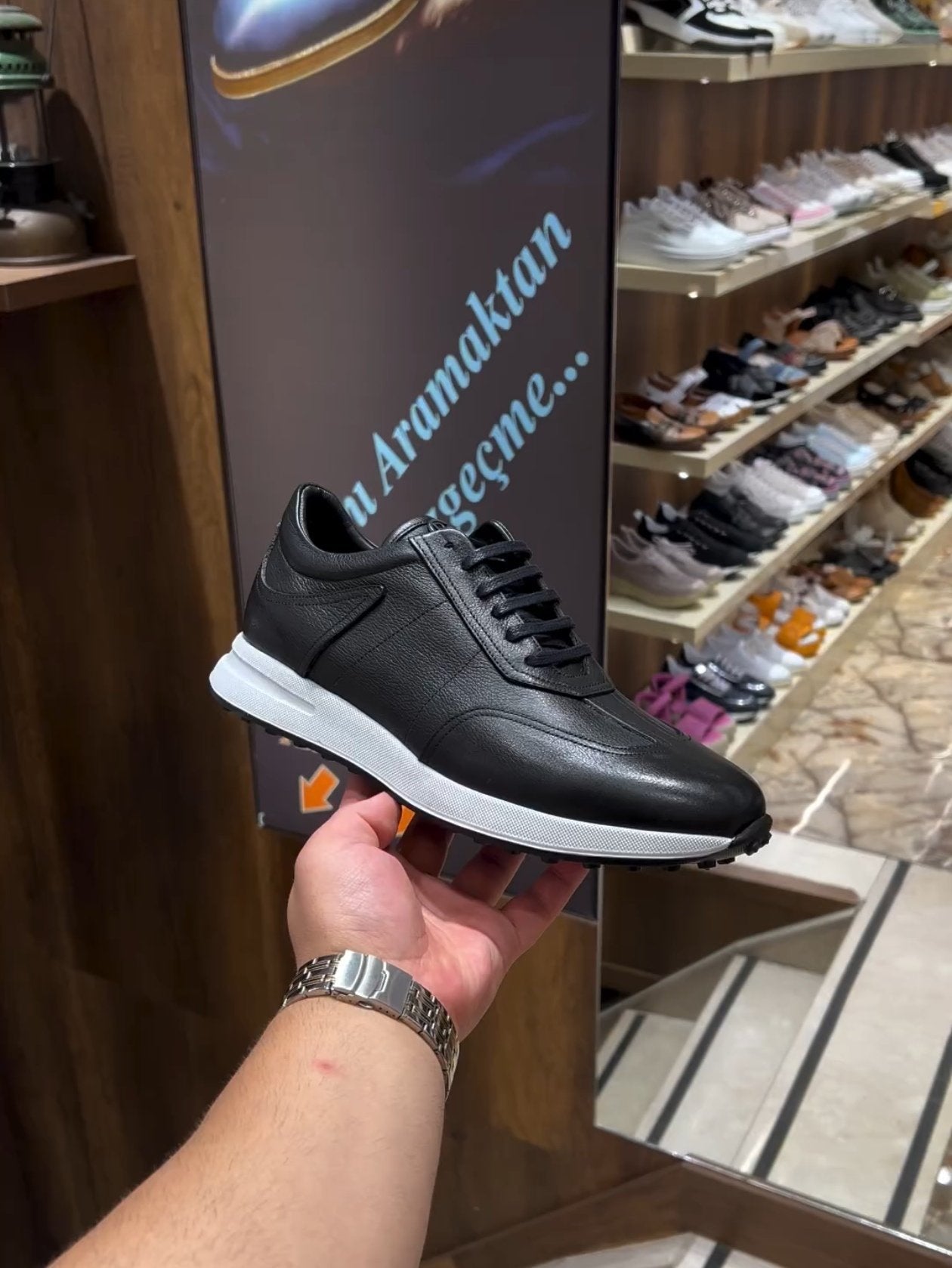 ✅High -quality Dedication✅Men's Classic Black Soft Leather Sneakers