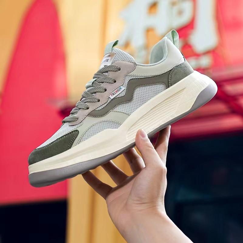 New Summer Sports Fashion Lightweight Soft Bottom Casual Low-top Board Shoes