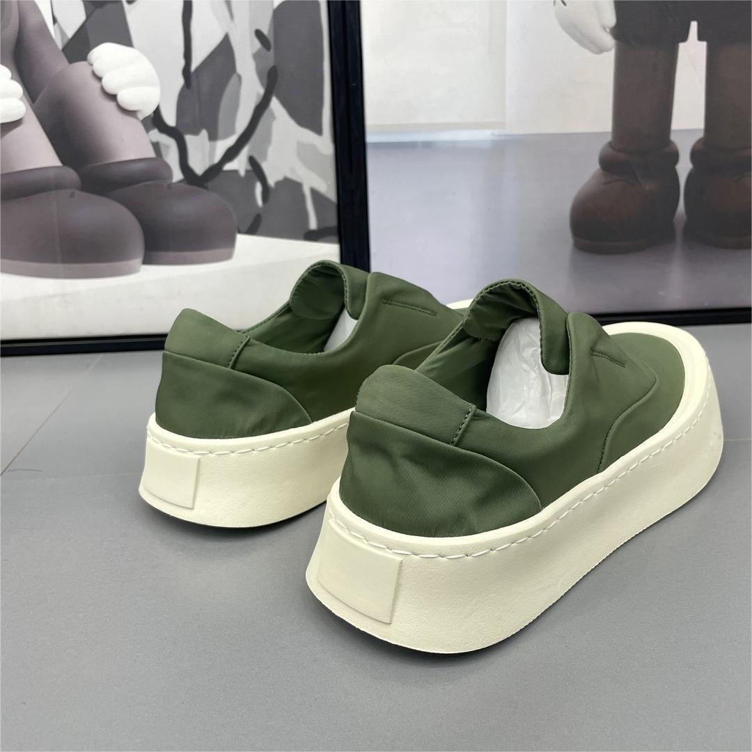 New Men's Breathable Slip-on Canvas Casual Shoes